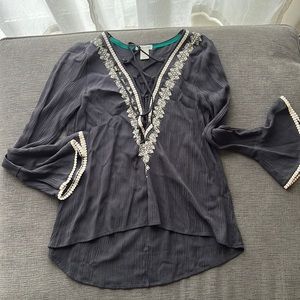 ***SOLD*** Grey long sleeve blouse